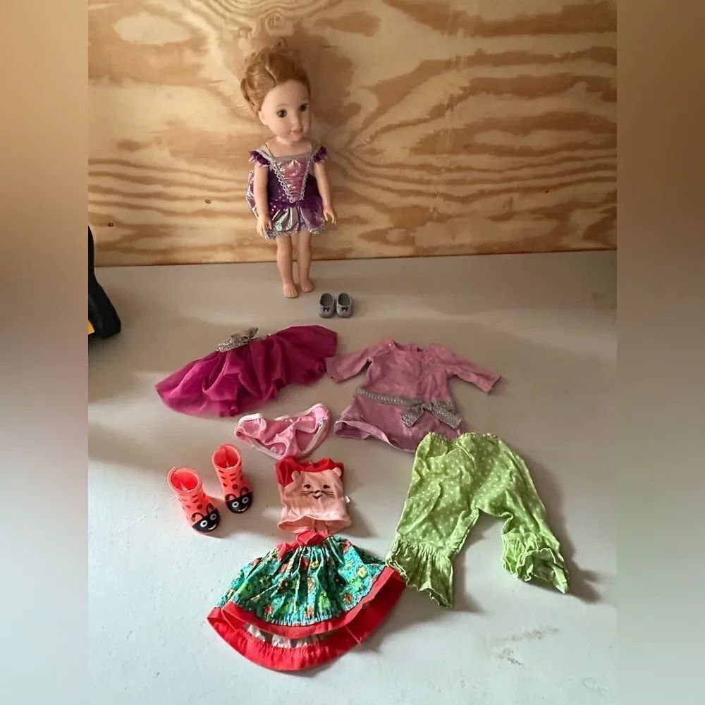 American Girl Willie wisher Fashion Doll with Pink and Green Outfits
